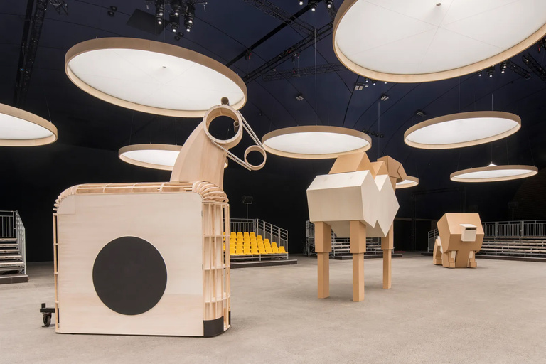 Atelier Devineau - chanel_ss-2023-hc-show-decor-picture_copyright-chanel-2-1-HD.jpg